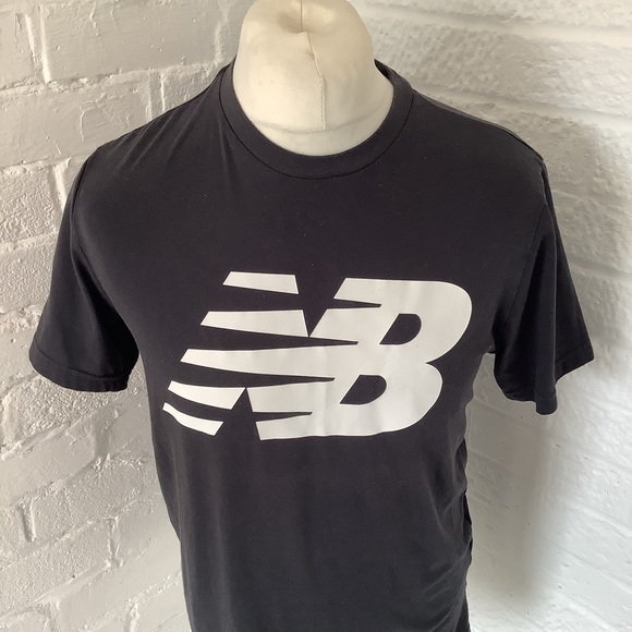 New Balance Crew Neck T Shirt - Size M - Black & White - Cotton - P2P 21โ - Picture 2 of 7